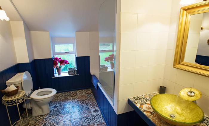 The Captains Room Bathroom